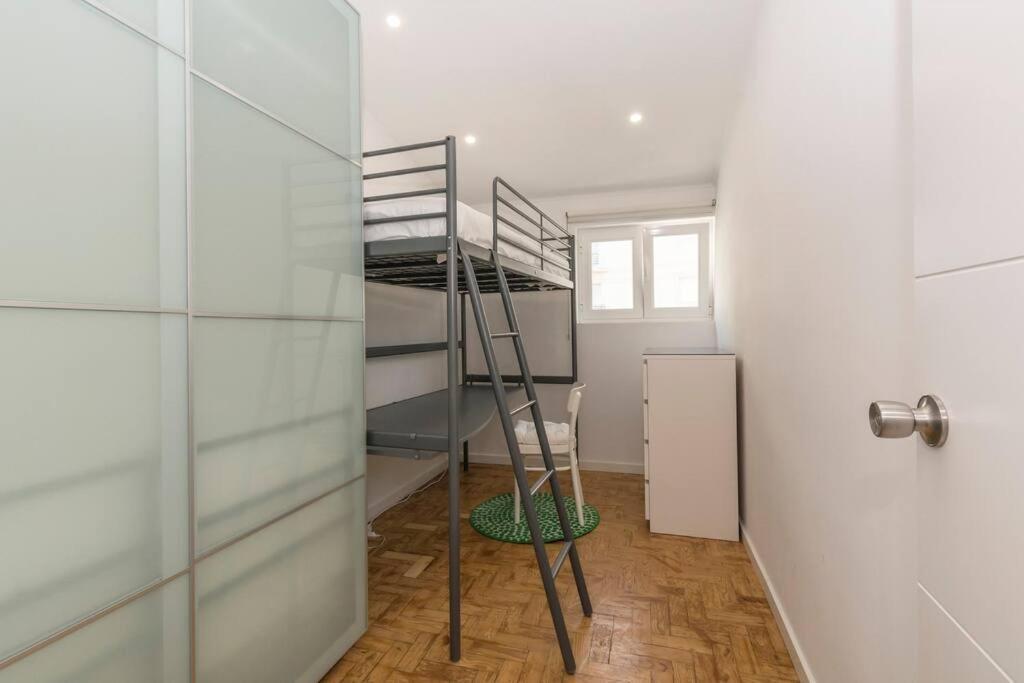 Apartment Near The Beach With Big Terrace Setubal Ngoại thất bức ảnh